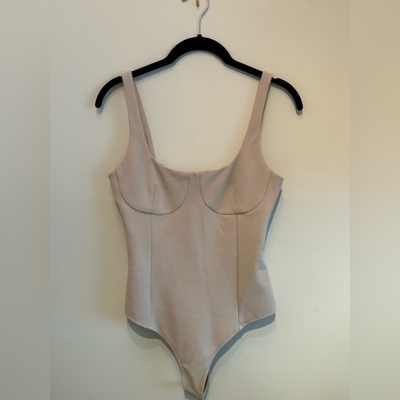 Wayf Beige Tank - Picture 2 of 6